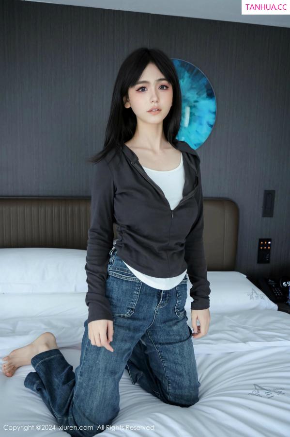   [XiuRen]高清写真图 2024.11.19 No.9464 奶芙乔乔 美腿性感第7张图片